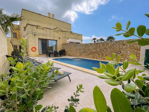 Santu Pietru Villa | Villa Fieldview - Gozo Holiday Home