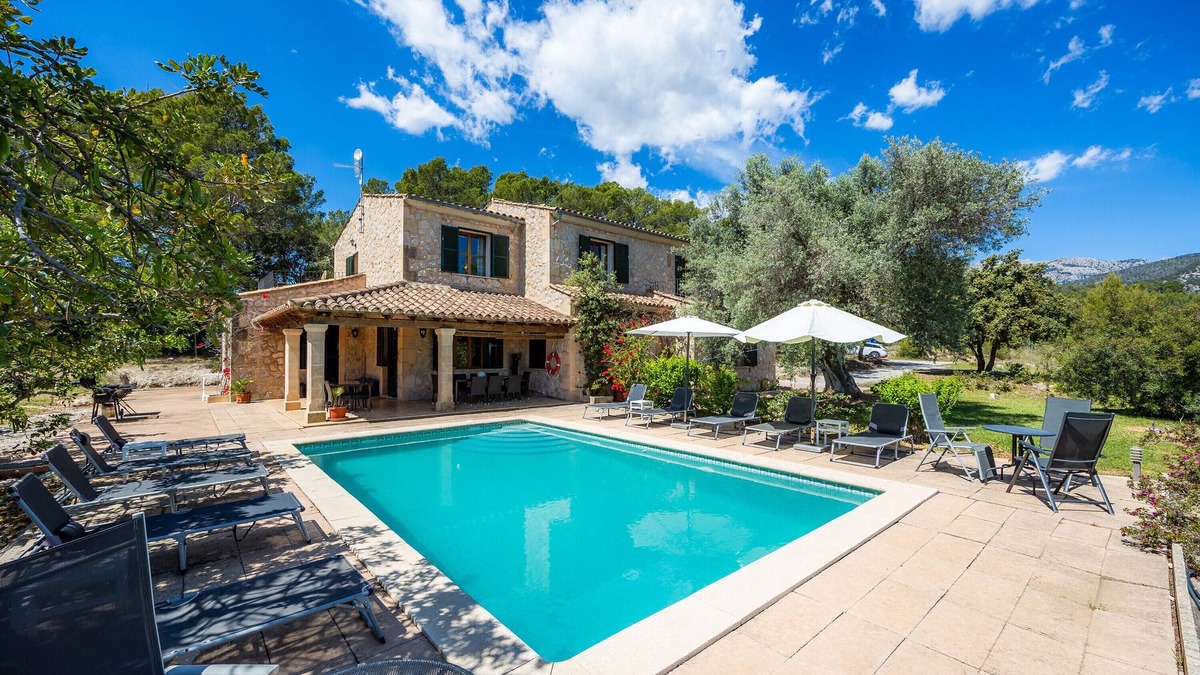 Moscari Villa | Villa 'Finca Moscari' with Private Pool, Wi-Fi and Air Conditioning
