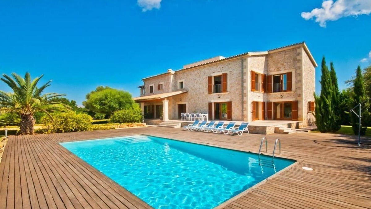 Alcudia Villa | Villa "Finca Santa María" with Pool, Garden & Wi-Fi