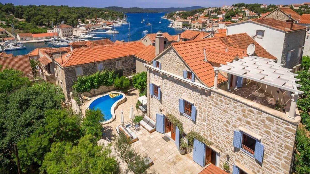 Milna (Brac) Villa | Villa Finka, Brac Island, Coastal Villa with Pool