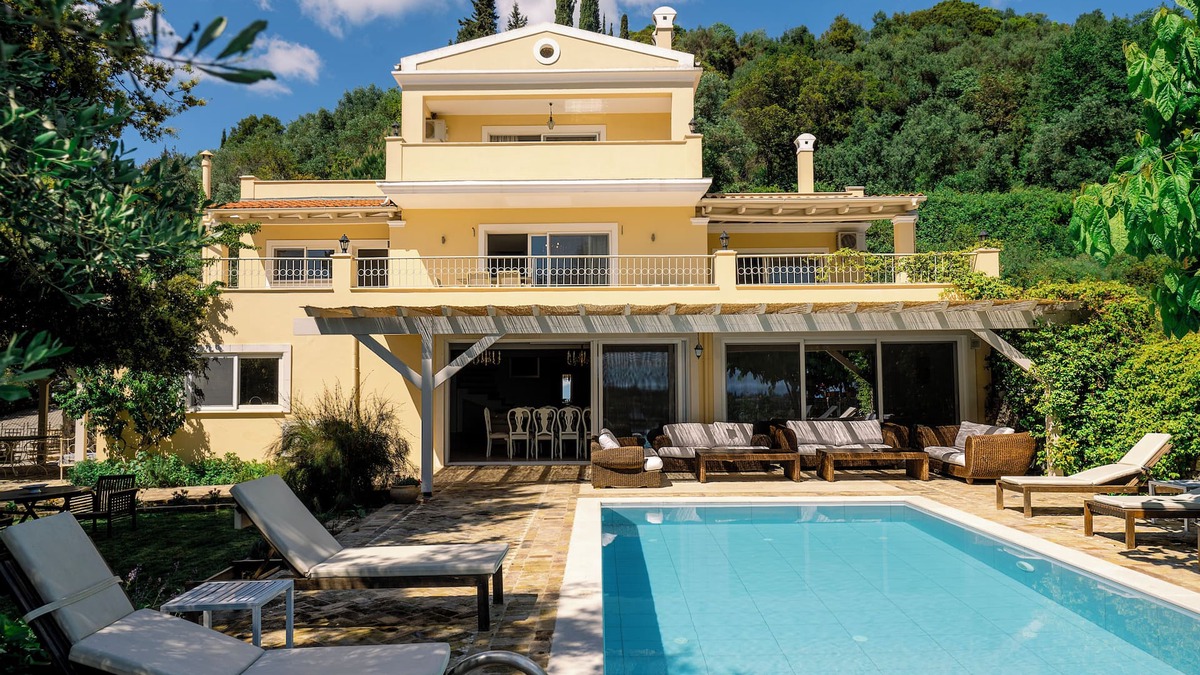 Gazatika Villa | Villa Fioraki, 5 bdrooms, 356 sqm with private pool and complete privacy