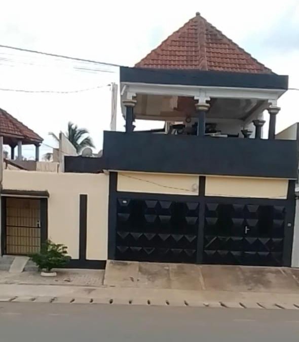 Lome House | Villa Flo Residence