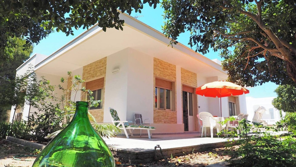 Torre Suda Villa | Villa Flora 8 beds at 50 mt. from the sea