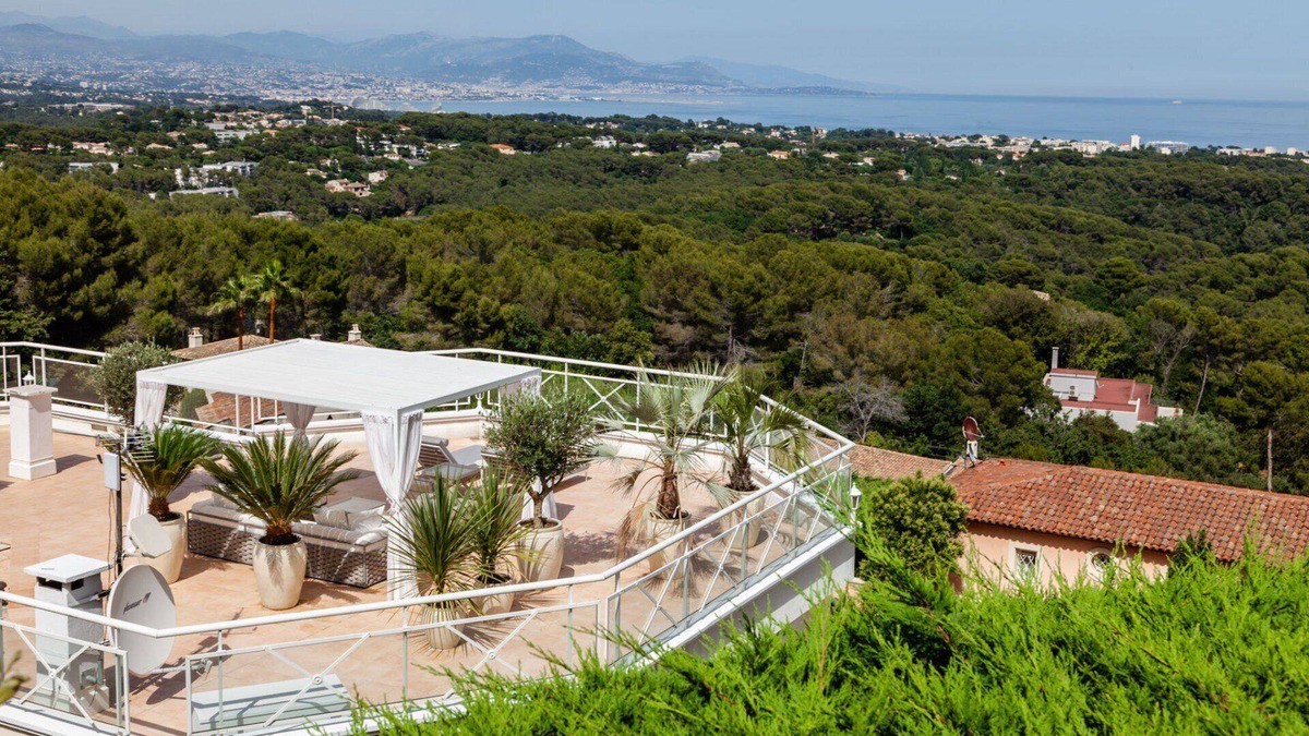 Pointe Croisette Villa | Villa Florentine - Golfe-juan , 500 m² Habitable, Très Beau Jardin Paysagé