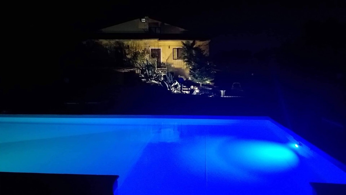 Calascibetta Villa | Villa for 12 people with large swimming pool located in the heart of Sicily.