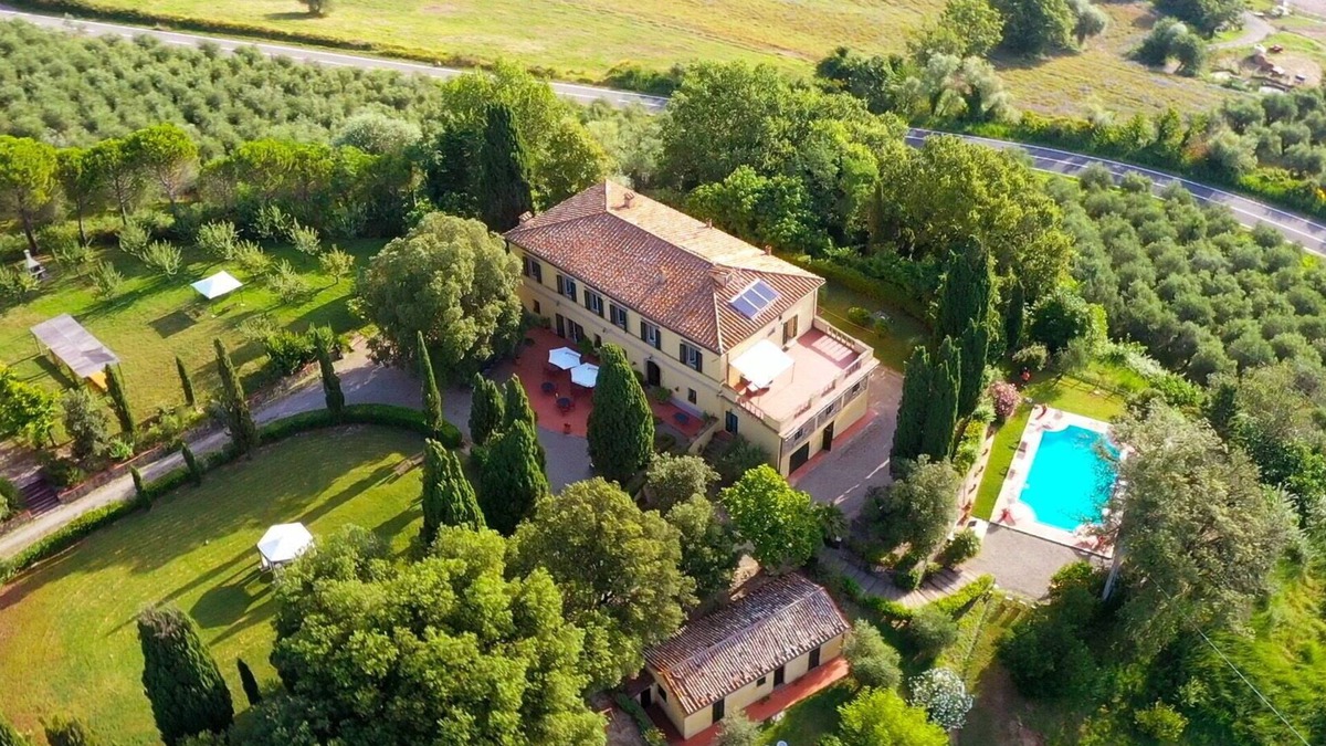 Il Poggio Villa | Villa for 28 with Pool