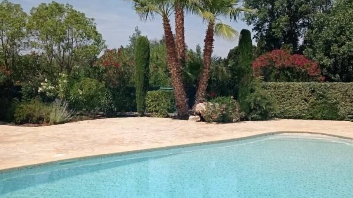 Serignan Villa | Villa for 6 people at ☀️- Swimming pool - Air conditioning - WIFI - Watch the video 🎥