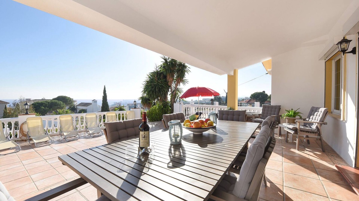 Torreblanca Villa | Villa for 8 people with private pool & bbq. 5 min drive from beach!