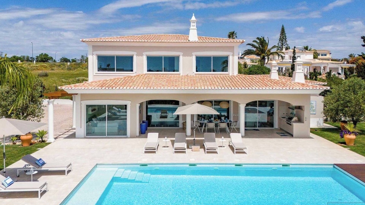 Mato Serrao Villa | Villa for Contemporary Living in Heart of Algarve!