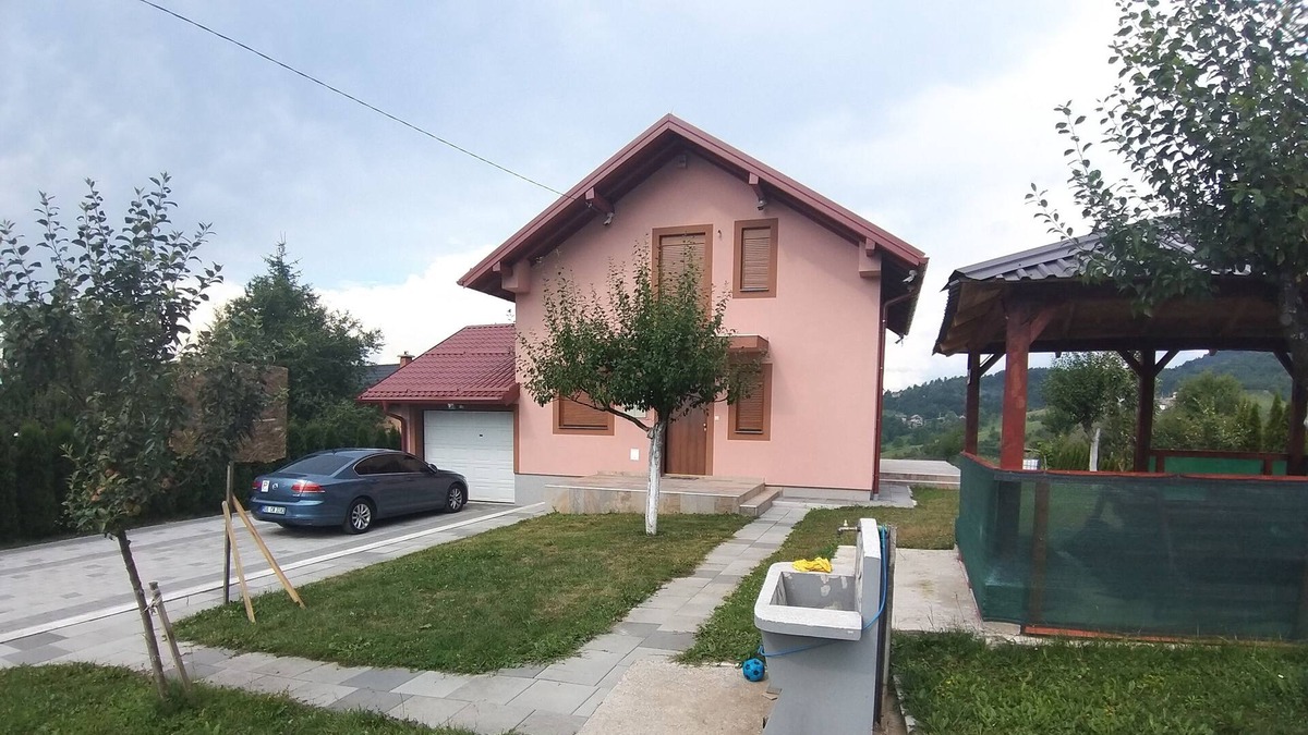 Hadzici Villa | Villa for green quiet holiday near Sarajevo