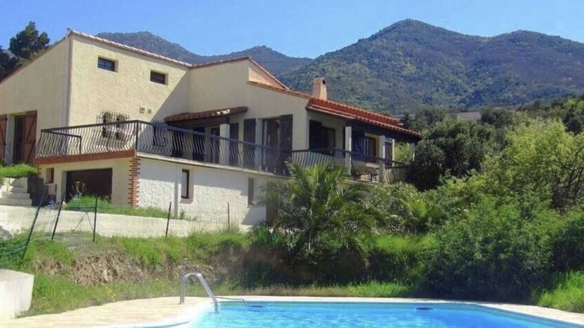 Montesquieu-des-Alberes Villa | Villa with large private pool, wonderful views, 15 minutes drive to the beach