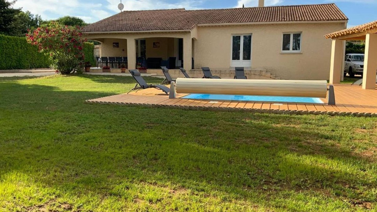 Saint-Laurent-La-Vernede Villa | Villa in Occitania with Pool and Garden