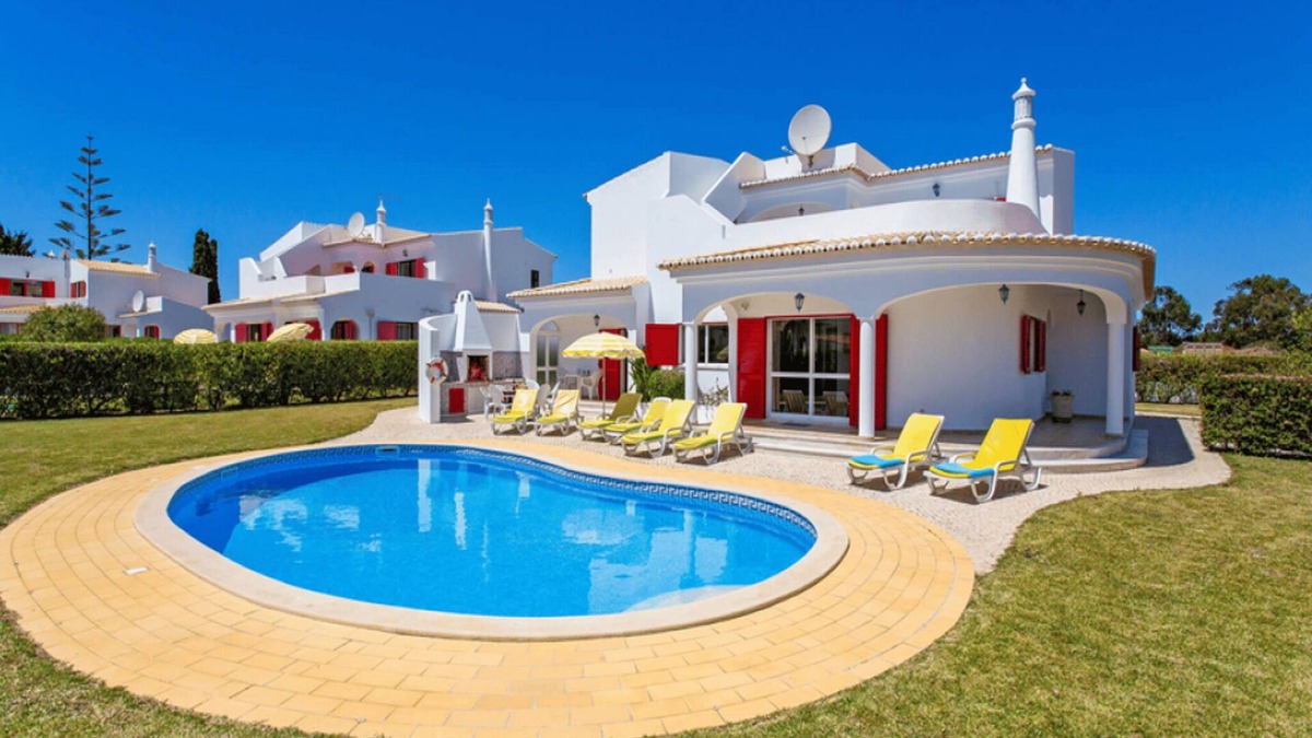 Alporchinhos Villa | Villa Fragrancia Unico | 4 Bedroom Villa | Perfect for Families | Pool and.
