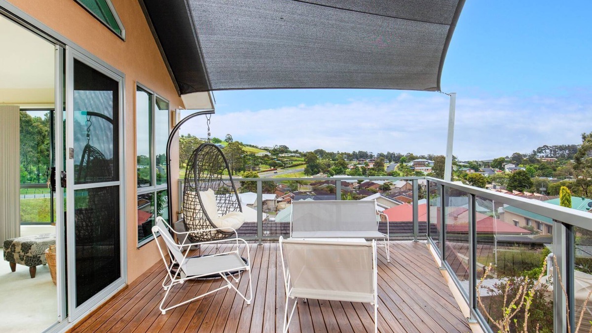 Surf Beach House | Villa Franco - Pet Friendly - 8 Mins Walk to Beach