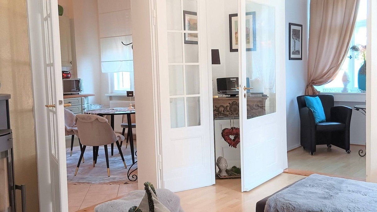 Leubnitz-Neuostra Apartment | * VILLA FREIA Dresden * Exceptional apartment in a city villa