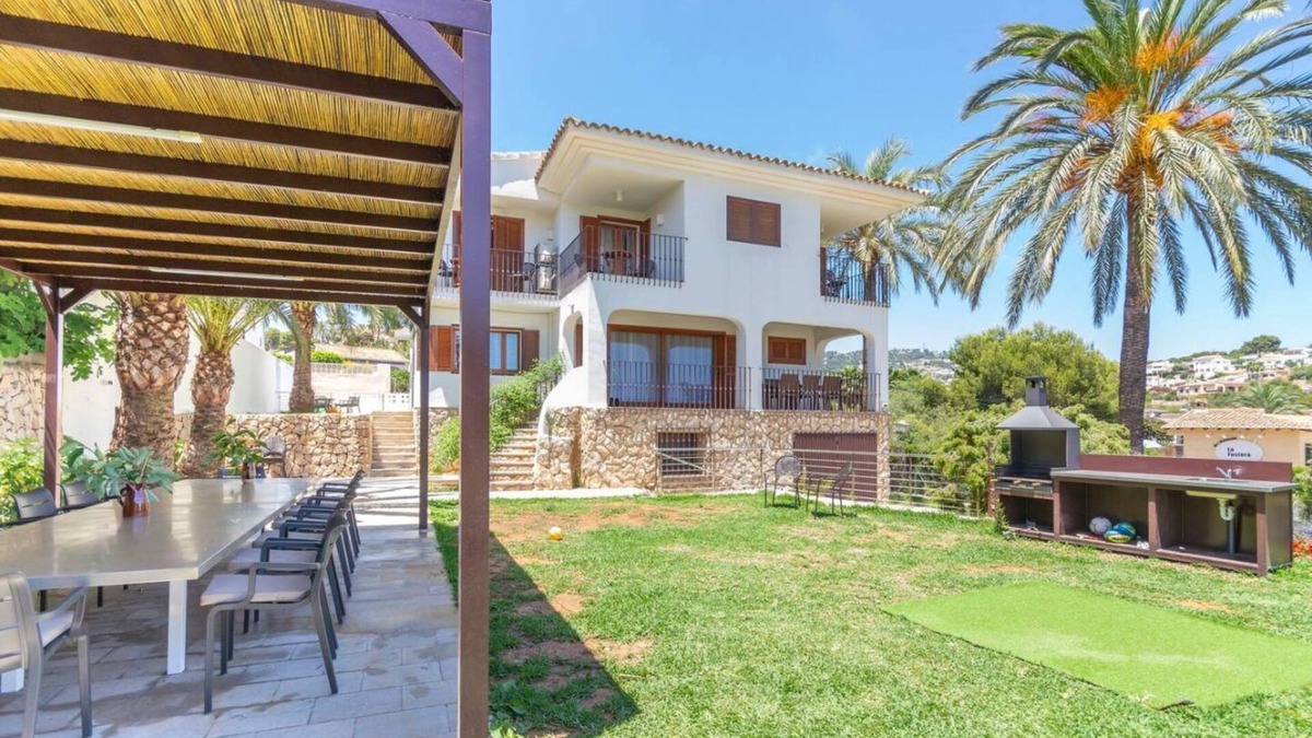 Urbanitzacio la Fustera Villa | Villa Fustera by Costa CarpeDiem