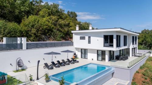 Pobri House | Villa Gabi by Villas Holiday
