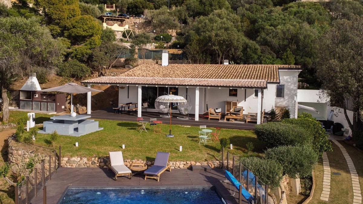 Quartu Sant'Elena Villa | Villa Gaia sea view with pool