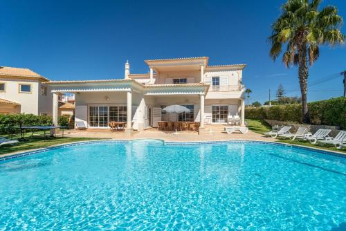 Castelo Villa | Villa Galé