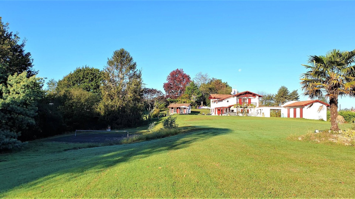 Arcangues Villa | Villa Garatenborda near Biarritz, swimming pool, jacuzzi
