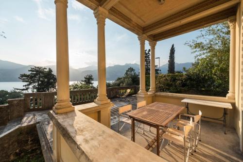 Malcesine Villa | Villa Gelmi front lake