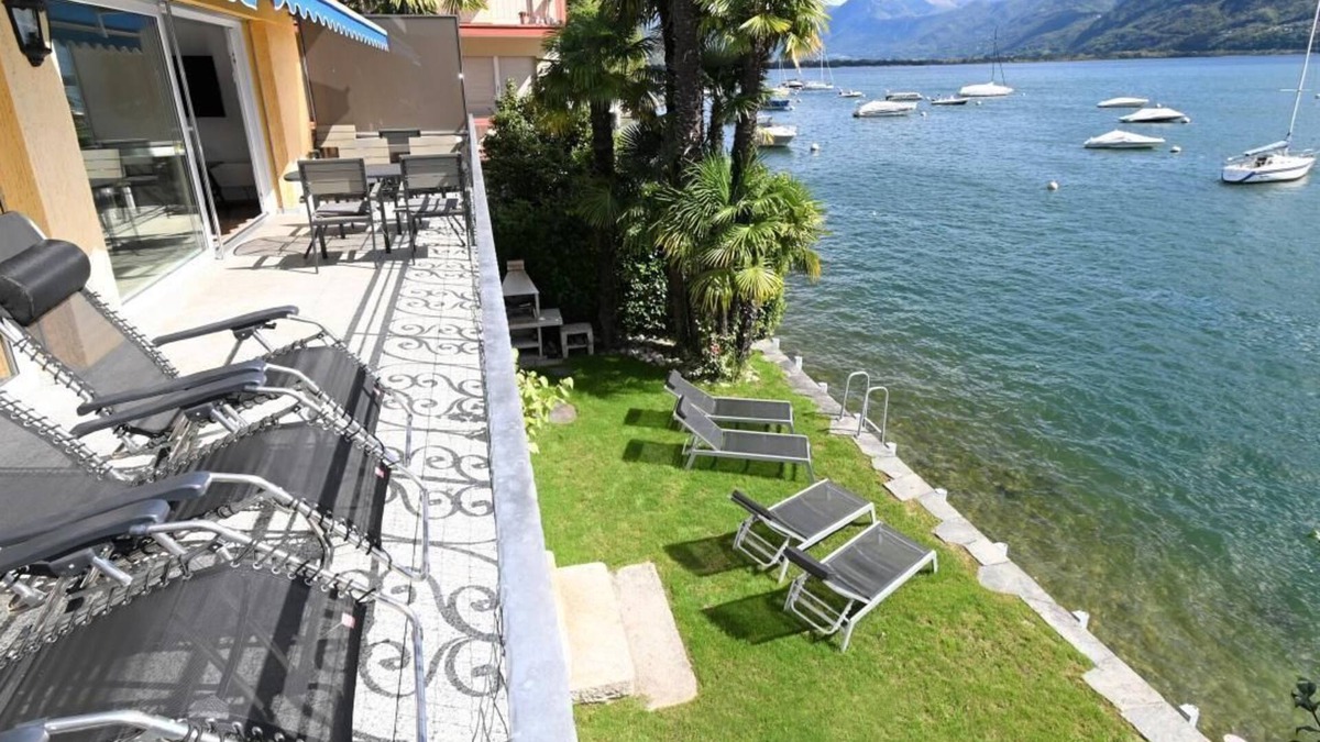 Minusio House | Villa "Genovese al Lago": Exceptional villa with private lake access, indoor pool and own buoy
