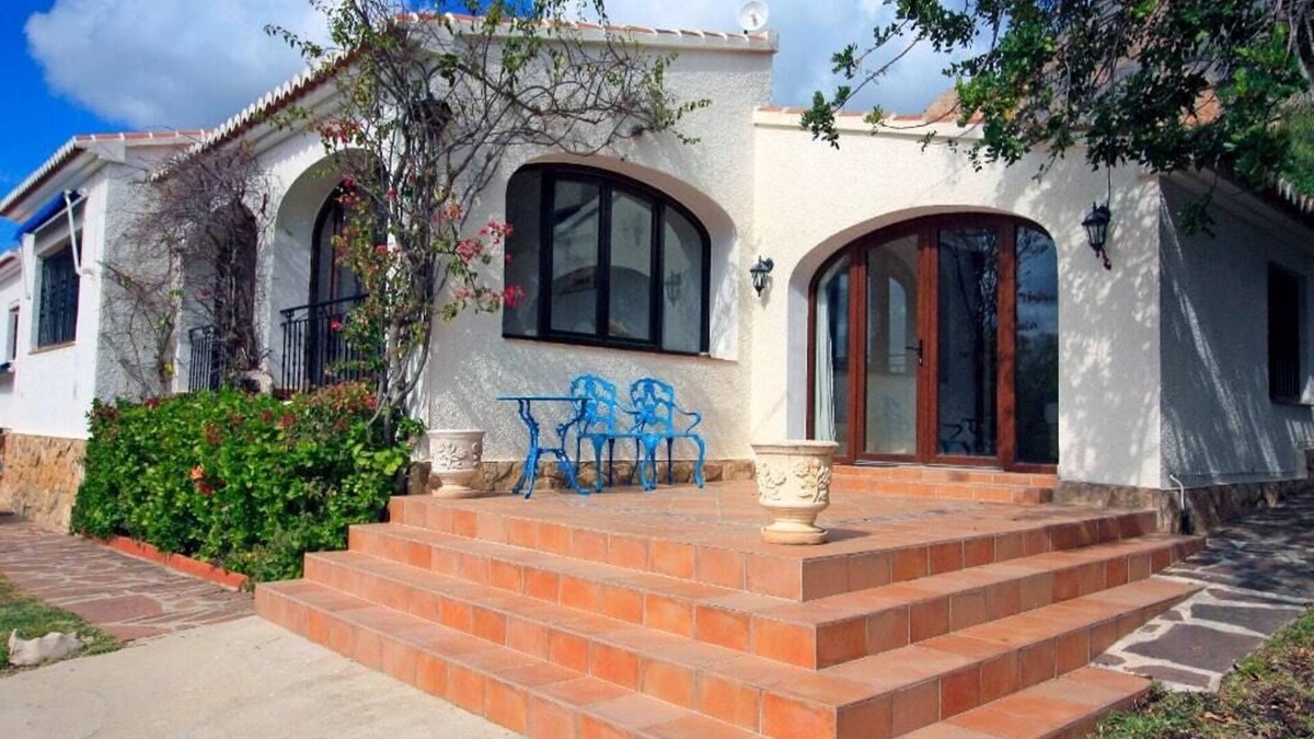 Montgo de Toscamar Villa | Villa 'Georgianna' with Mountain View, Wi-Fi and Air Conditioning