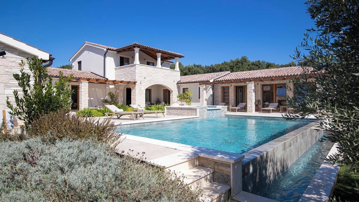 Valtura Villa | Villa Ginetto - 8 Persons, 4 Bedrooms, Private Pool, BBQ