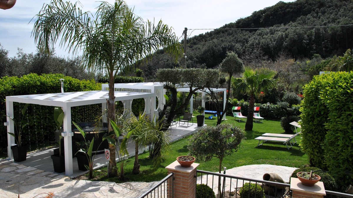 Trivio Villa | Villa Giselda with private pool and outdoor whirpool