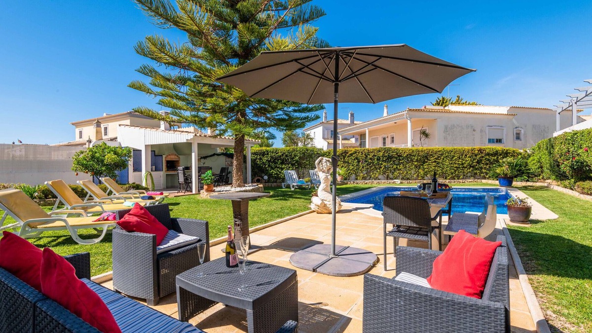 Pera Villa | Villa Glamour by Portucasa