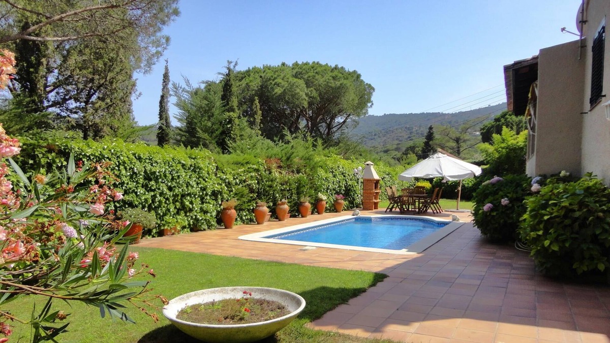 Santa Cristina de Aro Villa | VILLA GOLF- WITH PIVATE POOL AND GARDEN, WIFI, PARKING