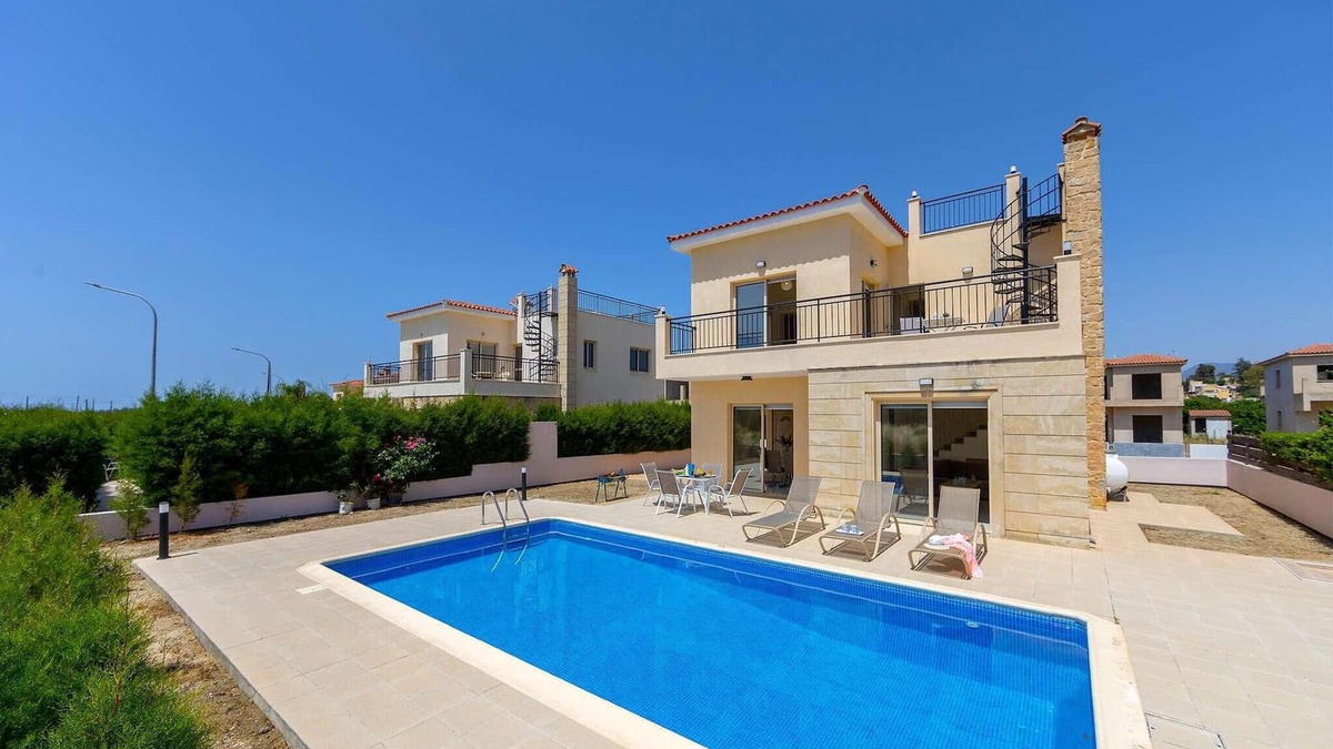 Prodromi House | Villa Green Valley 2 is a spacious and stylish villa set on a small complex within a short walk of t