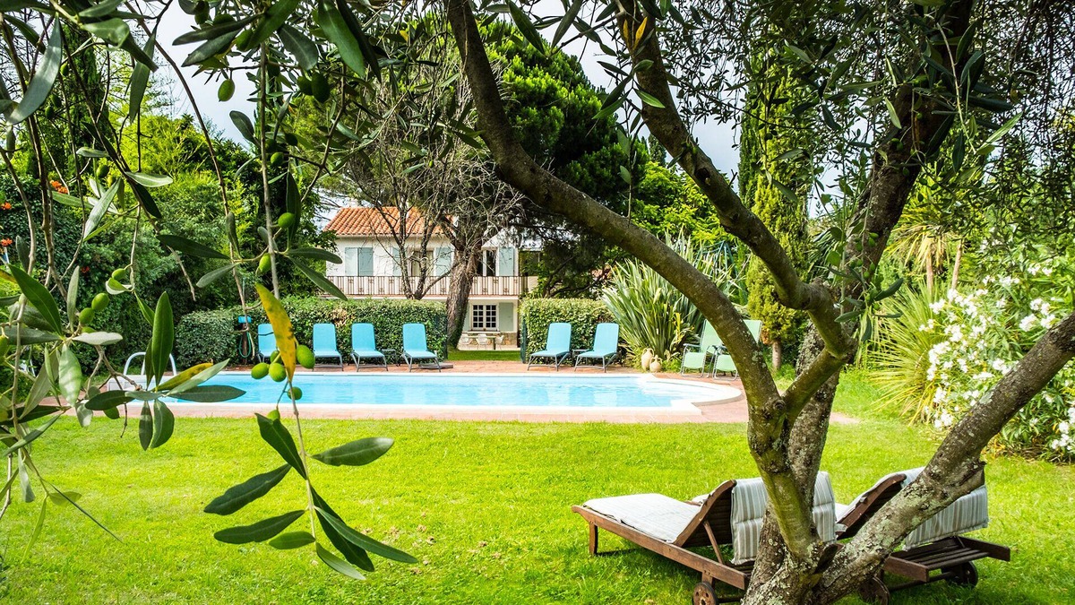 Ceret House | Villa groundfloor & spacious terrace pool large garden