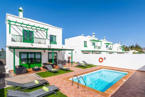 Playa Blanca Villa | Villa Guelde