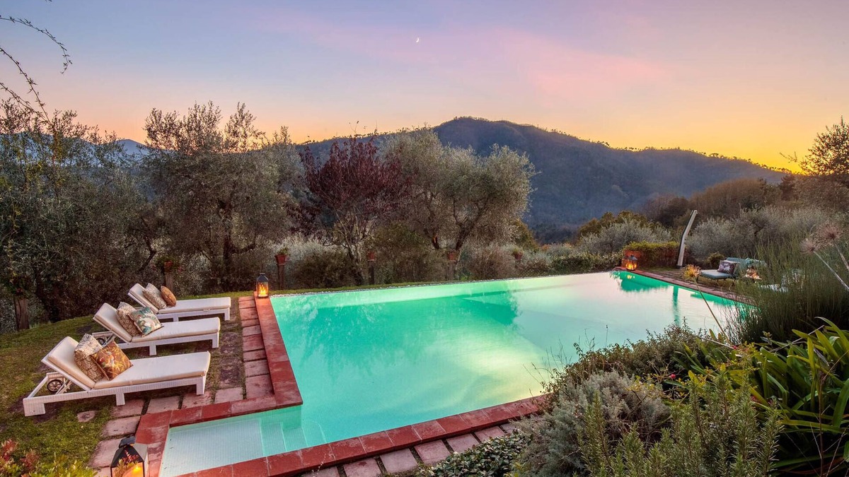 Villabuona Villa | Villa Gufo The Place to Be. Panoramic Private Pool with a Lucca View and Private Tennis Court