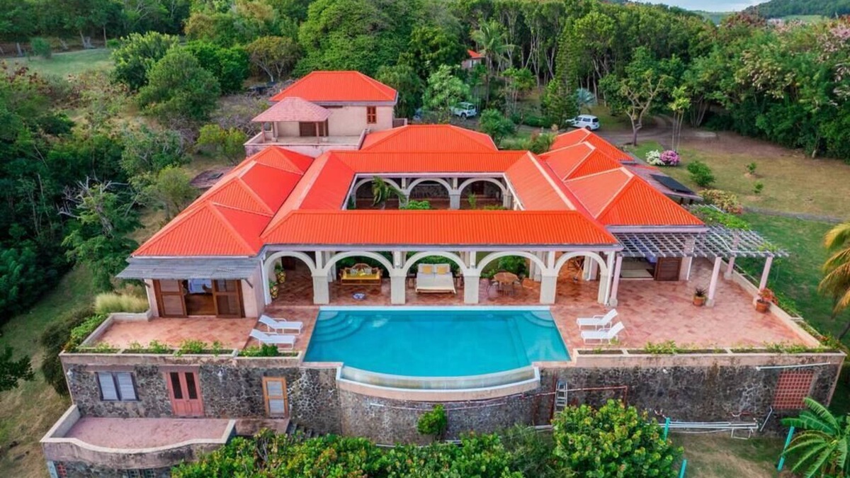 Mount Pleasant Bay House | Villa Helianthus sanctuary