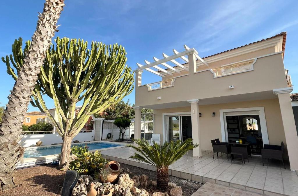Caserio Los Tarquinos Villa | Villa Hermosa with a private pool