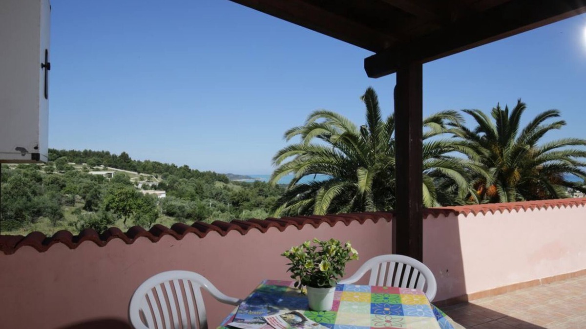 Defensola Apartment | Villa Hibiscus - Panoramic studio for 2 people in a villa with pool