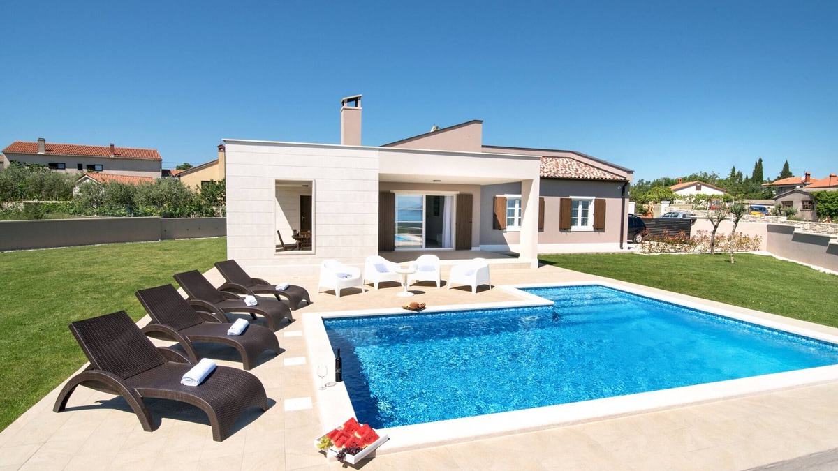 Kavran Villa | Villa Histria for 6 people near Pula with private pool & sea view