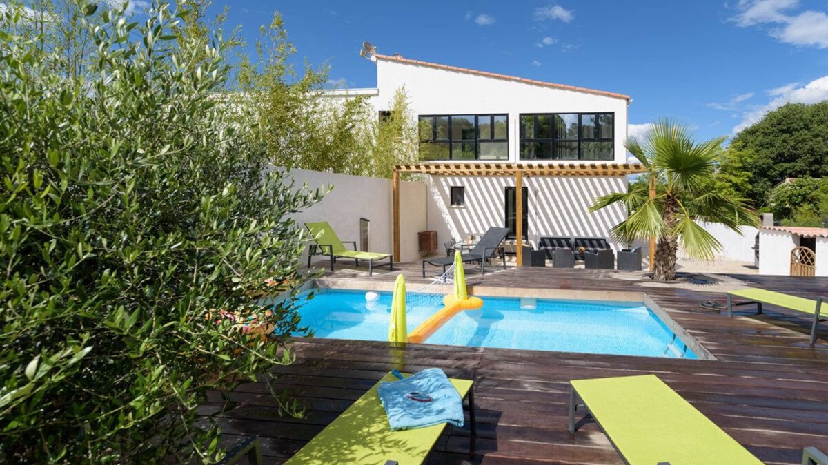 La Valsiere Villa | Villa Holidays ⭐- Heated & private pool - air conditioning - wifi - parking - Netflix