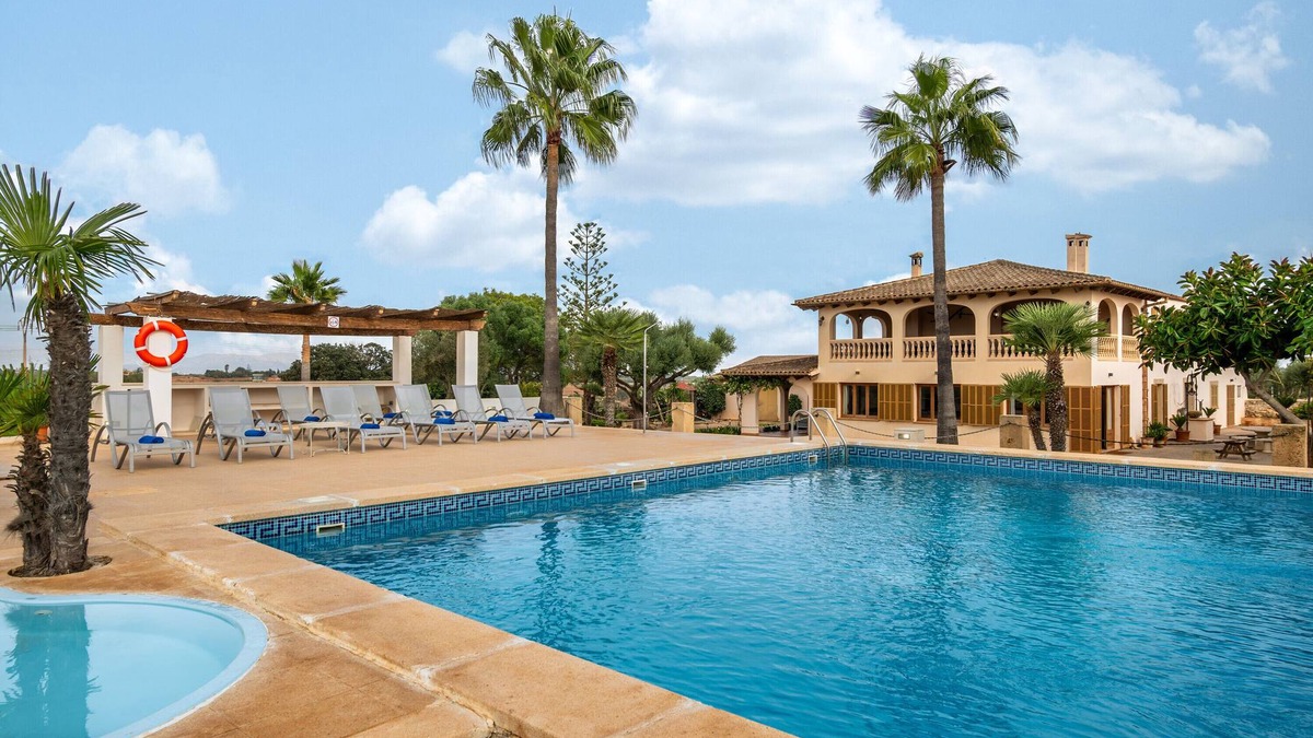 Santa Margalida Villa | Villa 'Ignaci' with Private Pool, Private Terrace and Wi-Fi