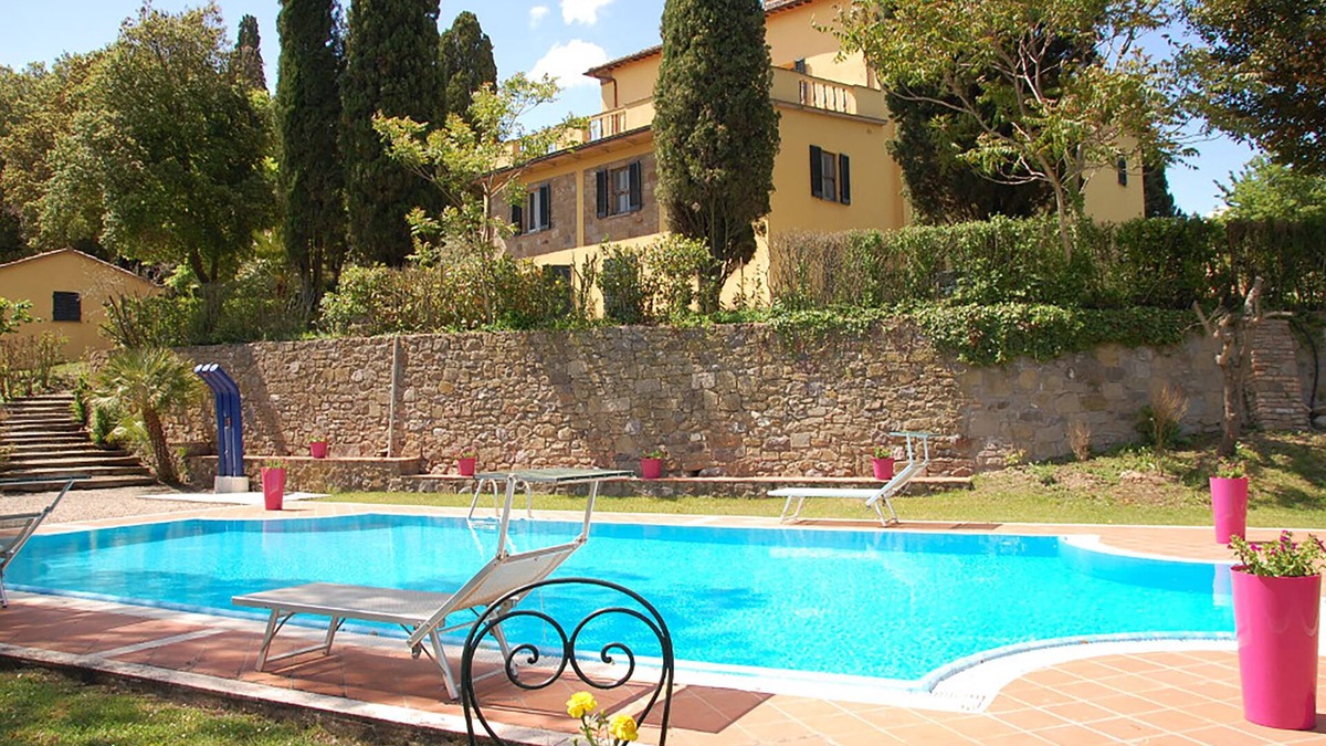 Radicofani Villa | Villa Il Giardino with Private Swimming Pool, Garden, Ideal for Weddings