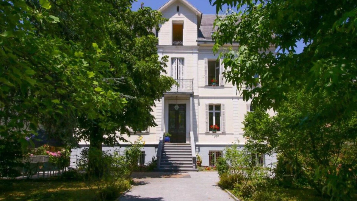Bagneres-de-Luchon Hotel | Villa Ilixon
