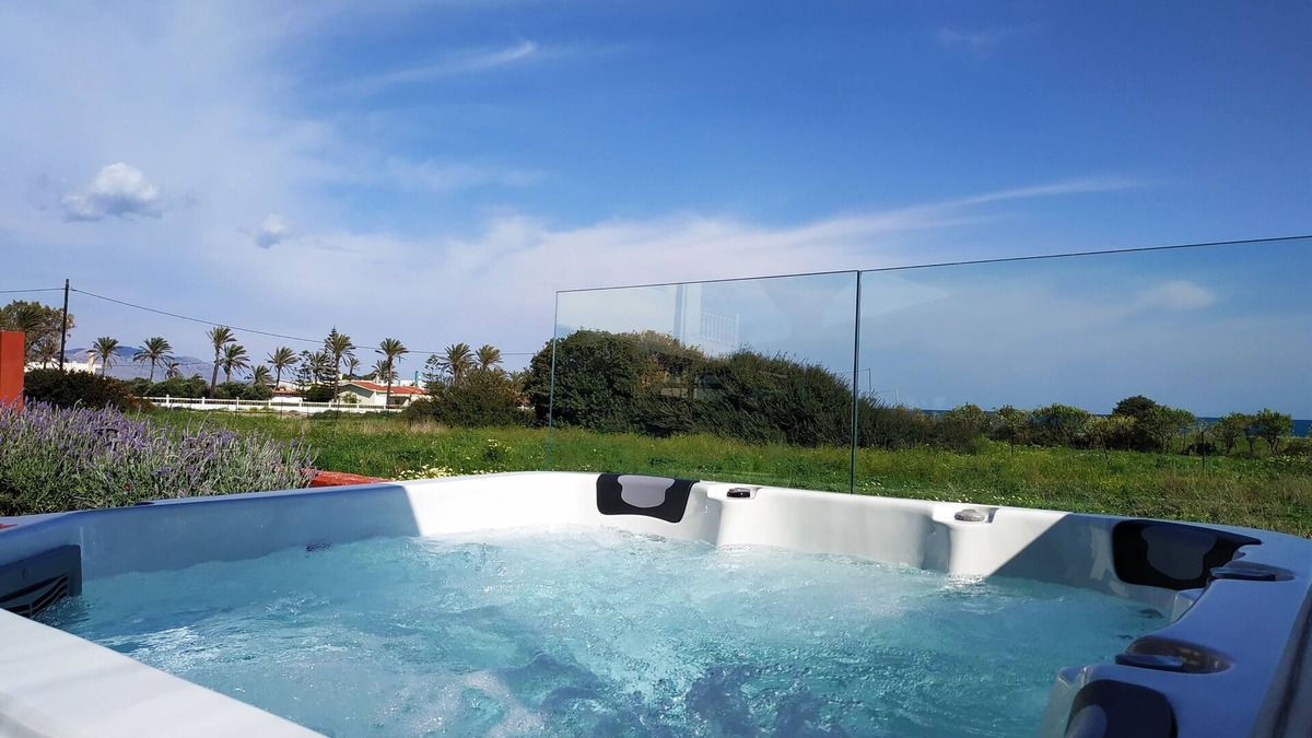 Gennadi Villa | Villa Imerti-Private Pool/Jacuzzi Spa/Beach with palm trees.