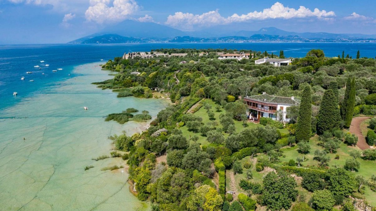 Sirmione Villa | Villa Imperatore - Four Bedroom Villa, Sleeps 10