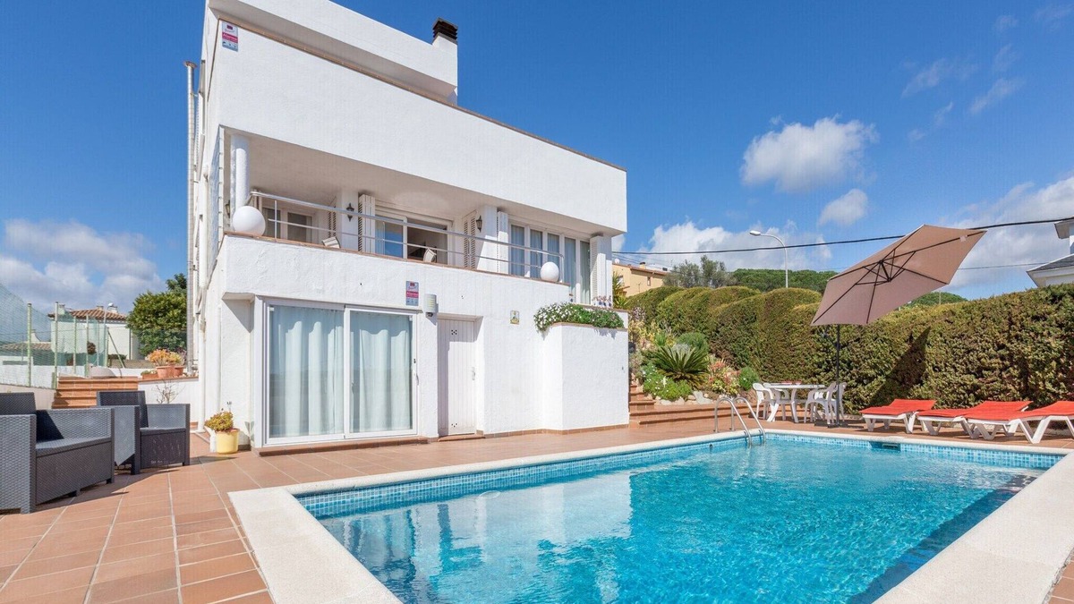 Blanes Villa | Villa in Blanes with Pool and Beach Views