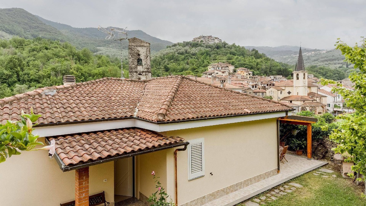 Borgomaro House | Villa in Borgomaro with private parking