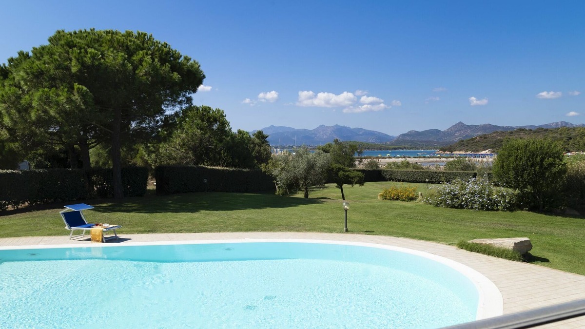 Capo Coda Cavallo Villa | Villa in Capo Coda Cavallo with 6 bedrooms sleeps 12