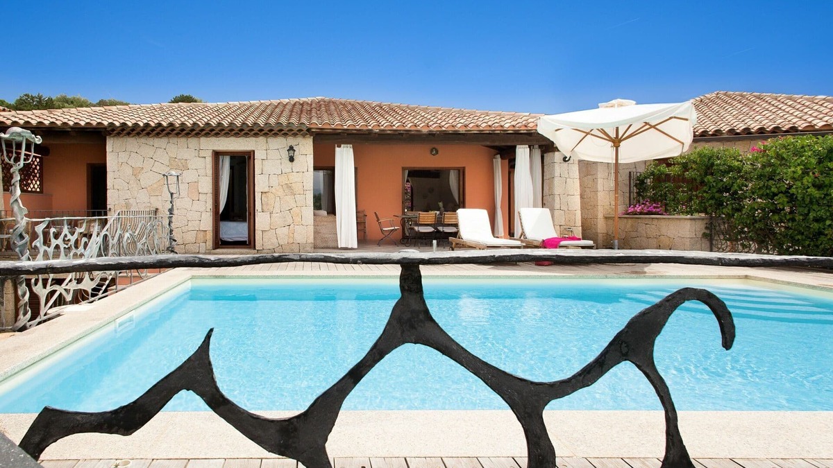 Capo Coda Cavallo Villa | Villa in Capo Coda Cavallo with 5 bedrooms sleeps 10