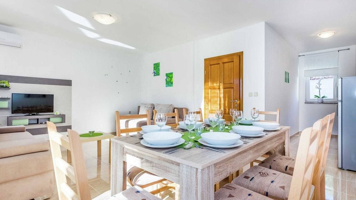 Dramalj House | Villa in Croatia near Beach with Pool